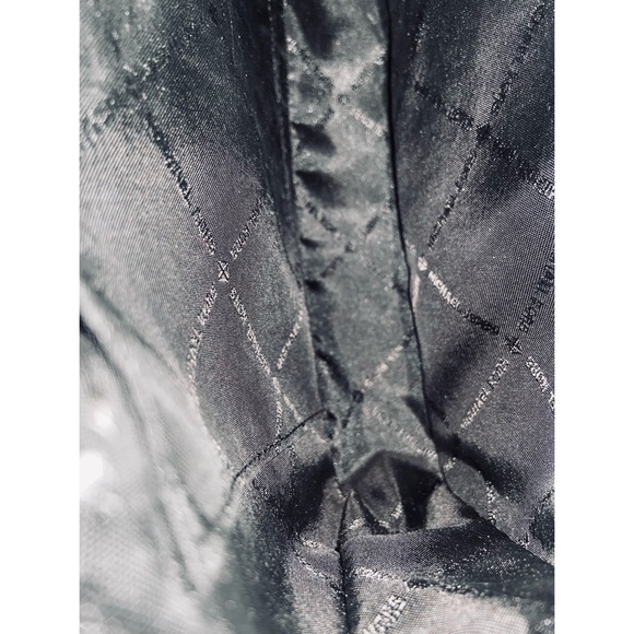 Michael Kors Jet Set Crossbody Bag - Picture 9 of 10